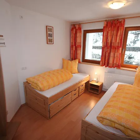 Chalet Haus Berghof * جيرلوس
