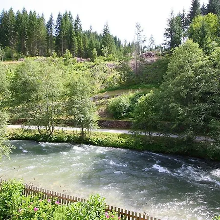 بيت للعطل Chalet Haus Berghof *
