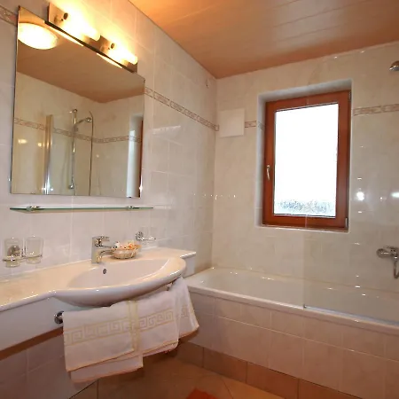 بيت للعطل Chalet Haus Berghof *